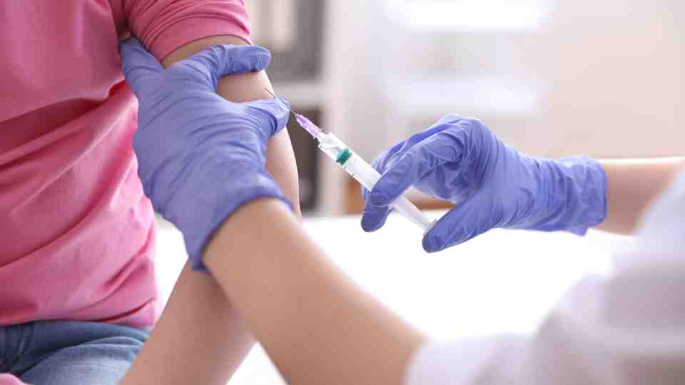 How The Flu Spreads and Why You Need the Latest Vaccine